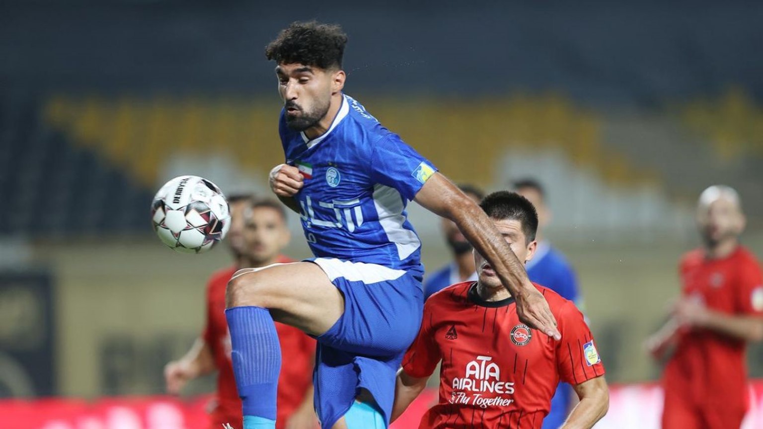 سامان فلاح مدافع استقلال تهران - ادیل خامروبکوف هافبک تراکتور - سوپرجام ایران