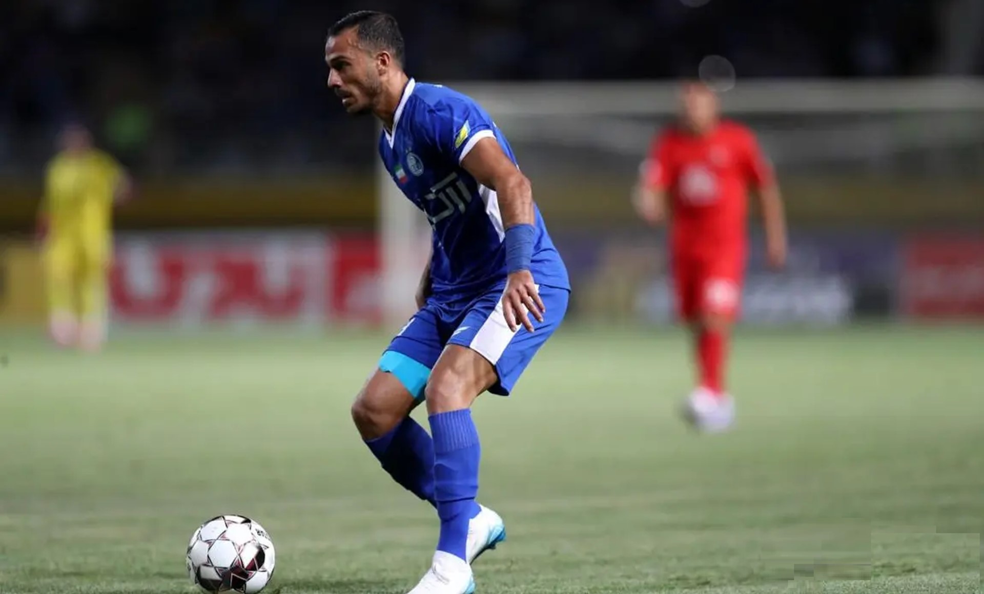 2 مدافع نامی استقلال سرباز میشوند؟ 2 مدافع نامی استقلال سرباز میشوند؟