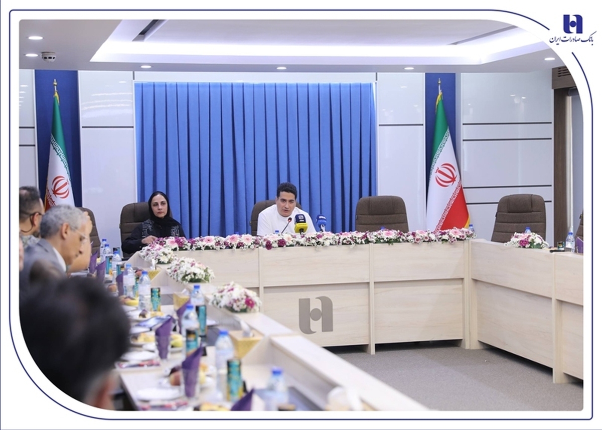 همایون شجریان: بانک صادرات ایران همراه ما در کنار مردم ایستاده است همایون شجریان: بانک صادرات ایران همراه ما در کنار مردم ایستاده است