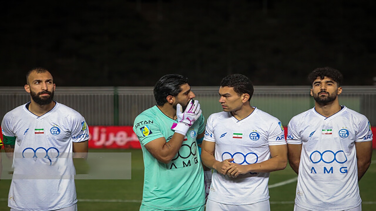 دروازهبان استقلال یک ماه دور از میادین دروازهبان استقلال یک ماه دور از میادین