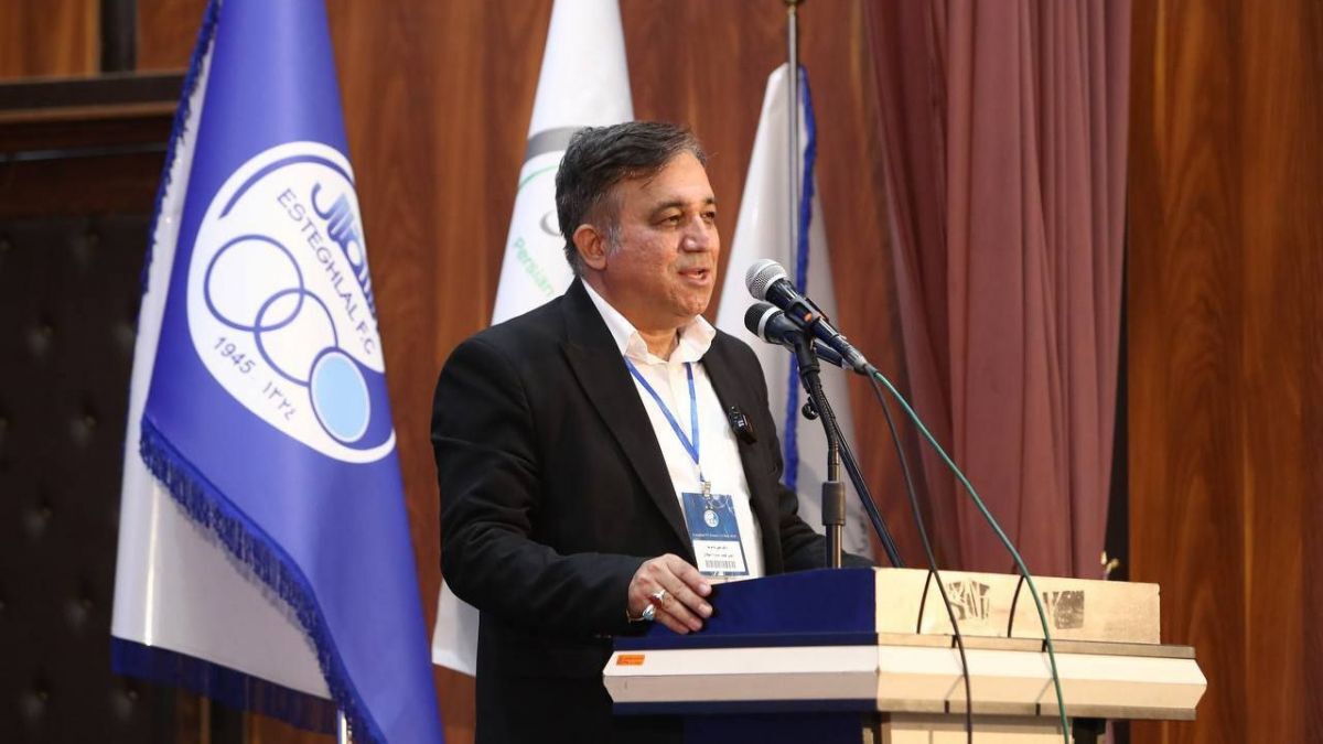 تاجرنیا: در ماجرای پیشنهاد استقلال به صابر کاظمی نقشی نداشته‌ام؛ چرا باید مربی خوب و باانگیزه‌ای مثل ساپینتو را اخراج می‌کردیم؟