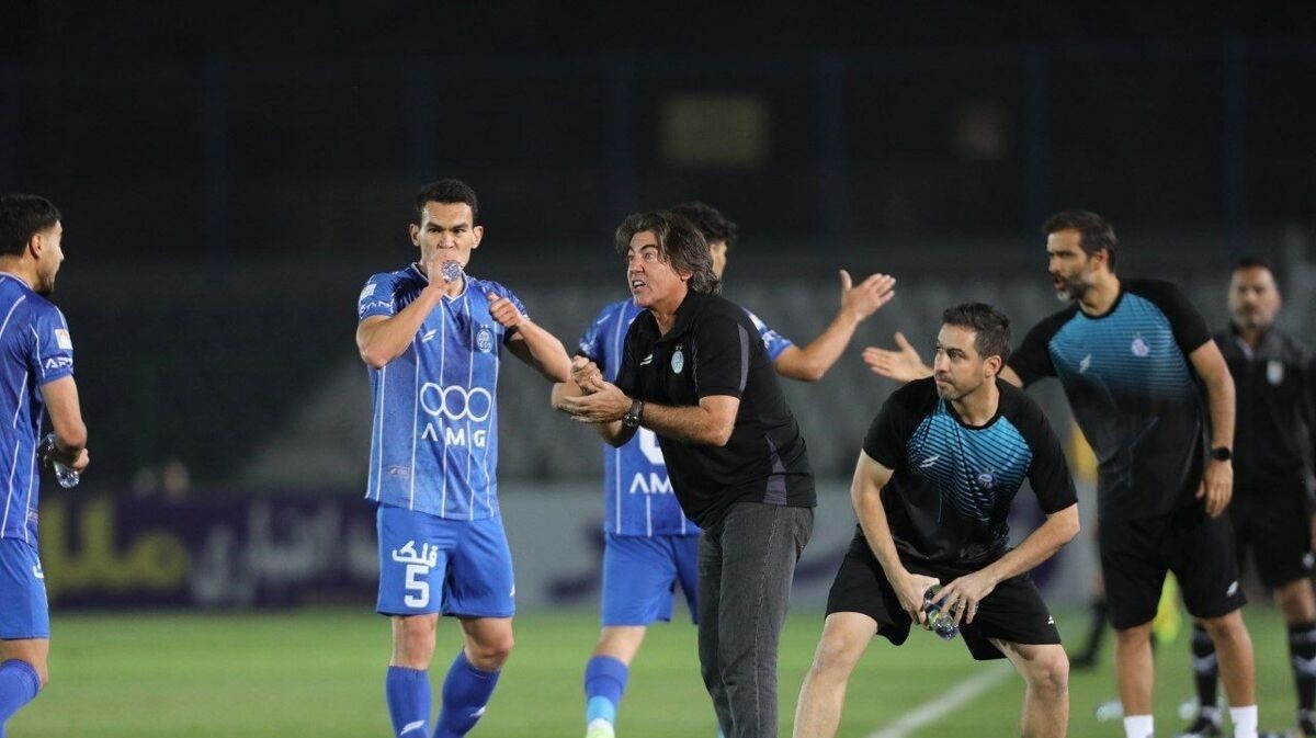 اختر: به ساپینتو آدرس اشتباهی داده بودند/ گودرزی ثابت کرد بازی فوتبال نشان دادن ران پا نیست اختر: به ساپینتو آدرس اشتباهی داده بودند/ گودرزی ثابت کرد بازی فوتبال نشان دادن ران پا نیست