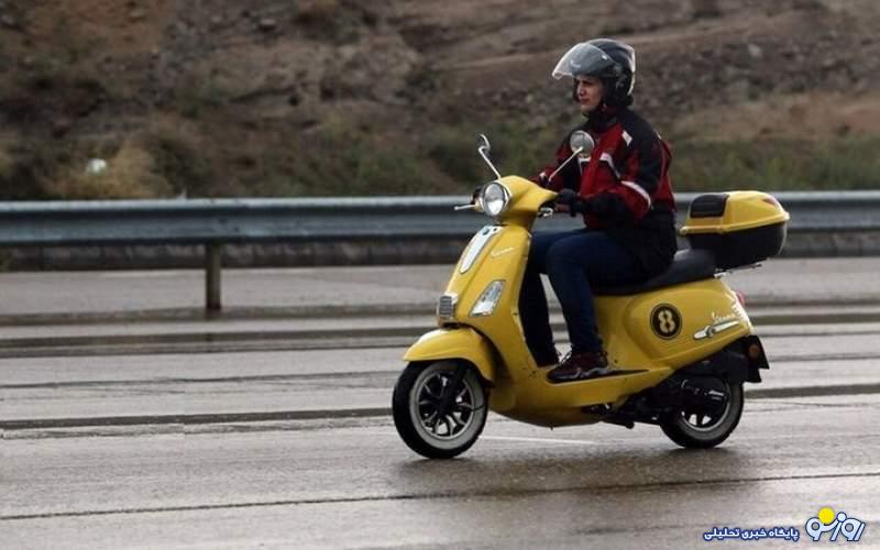 چرا به بانوان به شکل قانونی اجازه موتور سواری نمی‌دهند؟! قانون اجازه نمی‌دهد؟!