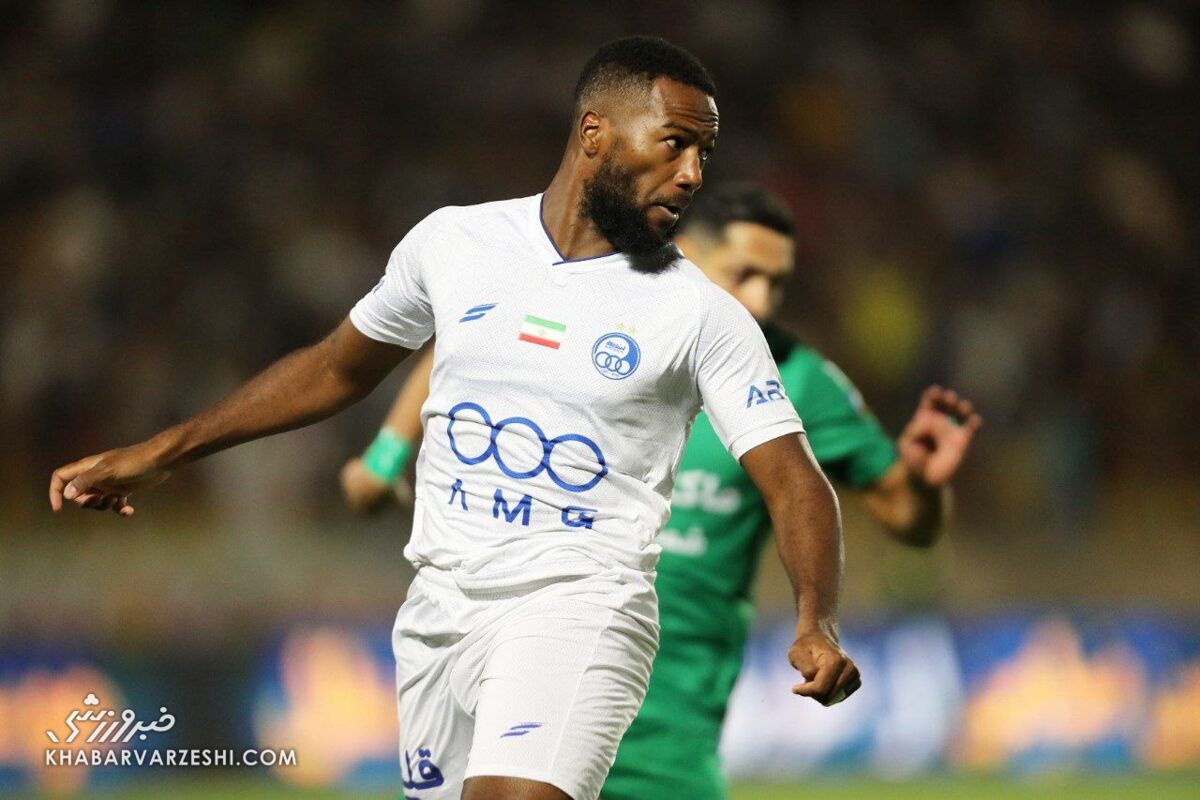 سرمربی استقلال: نازون چاق نیست استخوان‌بندی‌اش درشت است