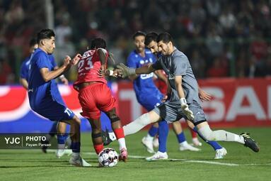 اوسمار شجاعانه ترکیب پرسپولیس را چیده بود/ تعطیلات فیفا دی به نفع سرخپوشان است اوسمار شجاعانه ترکیب پرسپولیس را چیده بود/ تعطیلات فیفا دی به نفع سرخپوشان است