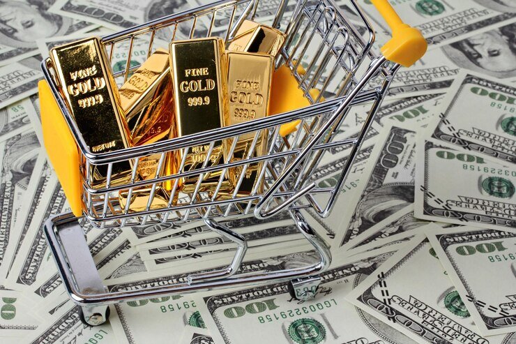 یک پیشبینی عجیب از قیمت طلا در هفته آینده/ منتظر ریزش سنگین قیمتها باشیم؟ یک پیشبینی عجیب از قیمت طلا در هفته آینده/ منتظر ریزش سنگین قیمتها باشیم؟