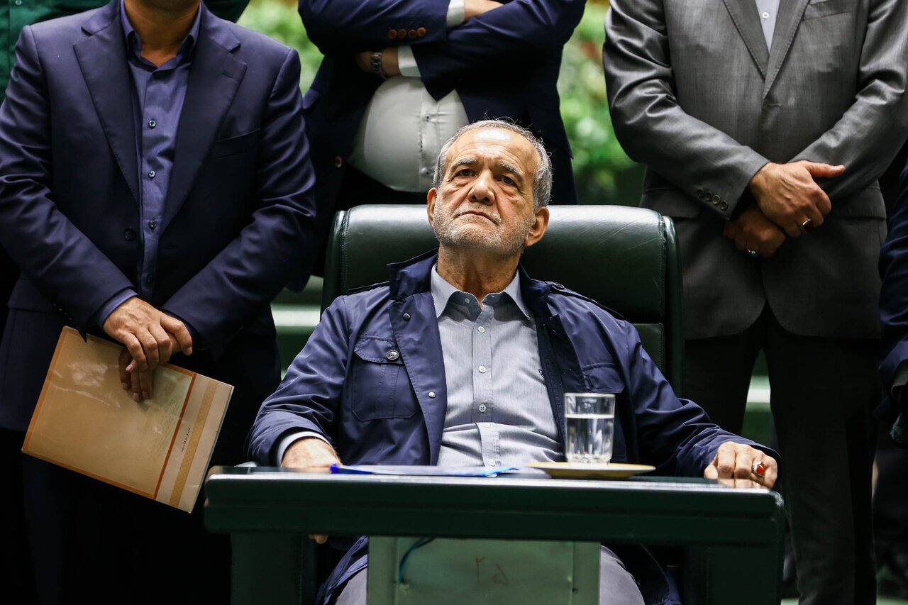 چرا بحث استعفای پزشکیان دوباره داغ شد؟