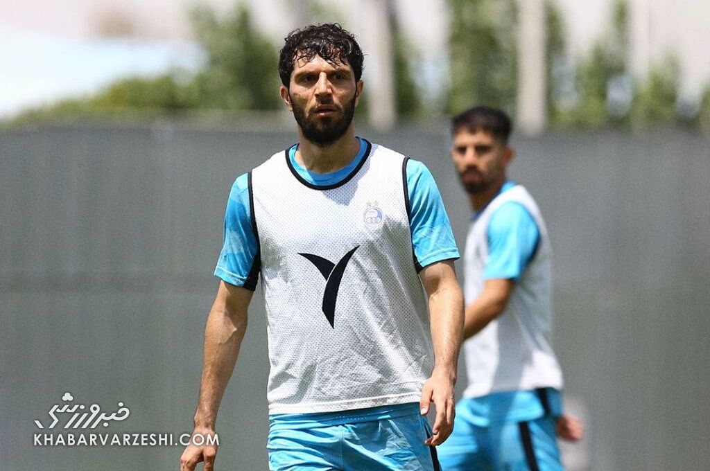 بازیکن استقلال برای معالجه به دبی رفت/ یک آبی پوش تماشاگر دیدارهای تیم ملی