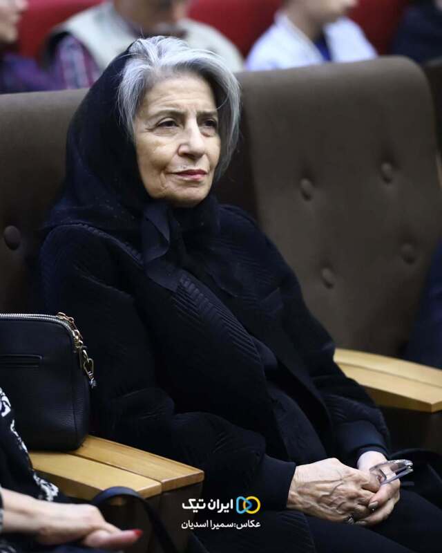 چهره بازیگران معروف در مراسم یادبود همایون ارشادی