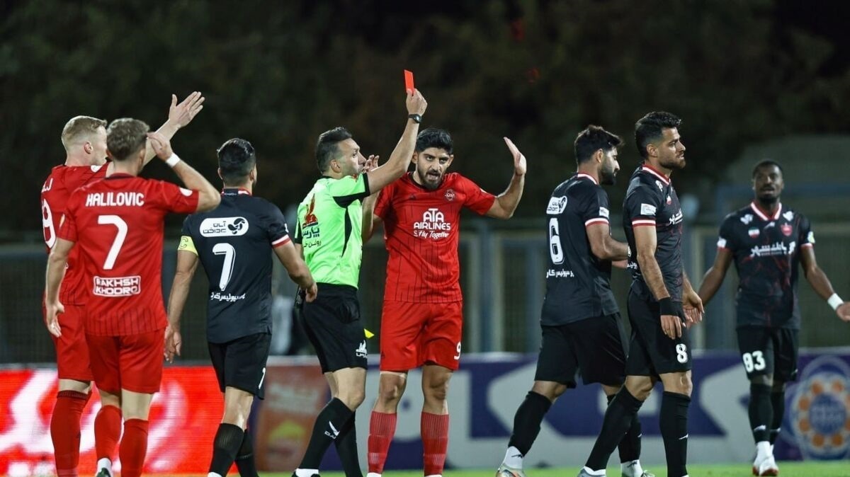 از اول معلوم بود بازی تراکتور و پرسپولیس برگزار نمیشود! از اول معلوم بود بازی تراکتور و پرسپولیس برگزار نمیشود!