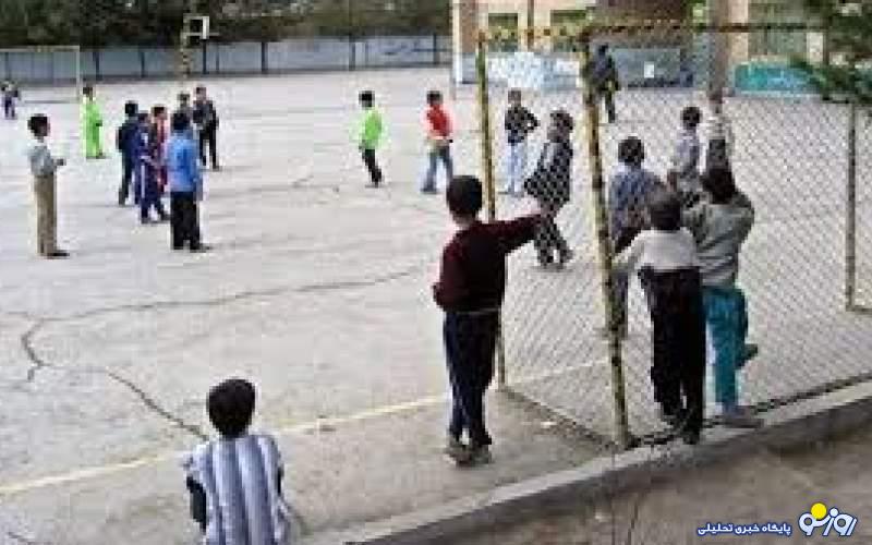 چرا دانش آموزان ایرانی پولی درس میخوانند و اتباع رایگان؟ چرا دانش آموزان ایرانی پولی درس میخوانند و اتباع رایگان؟