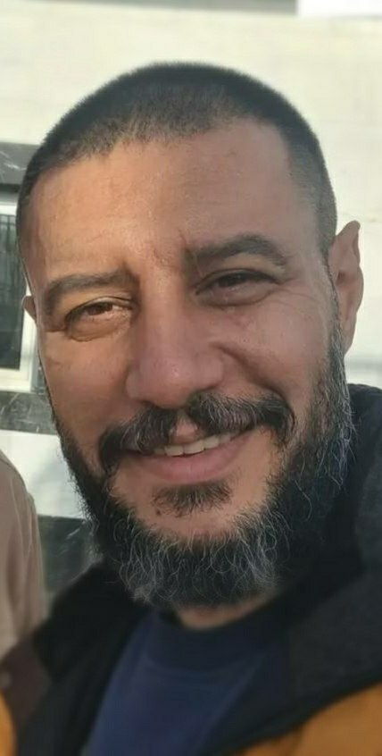 جواد عزتی با لبخند عجیب