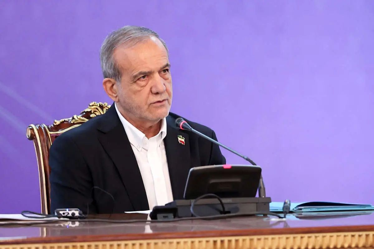 پزشکیان: مسئله حجاب و عفاف نباید به ابزاری برای منازعه بدل شود/ هیچ شکلی از اجبار یا تحمیل، نمی‌تواند جایگزین باور درونی شود