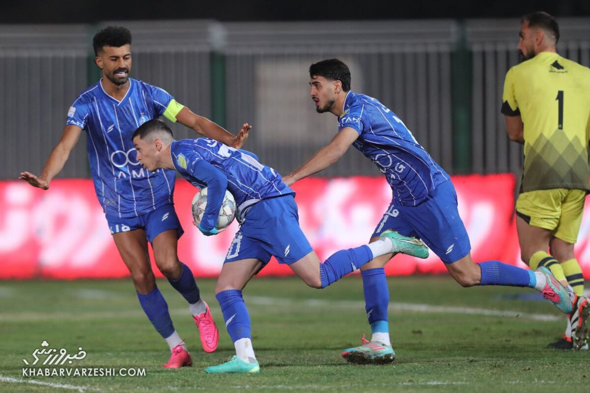 کامبک سخت استقلال با گلهای آسانی/ صعود آبیپوشان پایتخت به یک هشتم نهایی جام حذفی کامبک سخت استقلال با گلهای آسانی/ صعود آبیپوشان پایتخت به یک هشتم نهایی جام حذفی