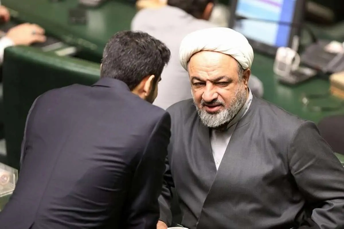 نطق تند رسایی علیه رئیس جبهه اصلاحات: یک خانم سگ بازی توییت زدند که لیاخوف فقط یک اسم در تاریخ ایران نیست / اگر امروز با اینها برخورد قضایی نشود فردا فرزندان اینها دم در میاورند! دادستان محترم چرا برخورد نمیکنید؟ نطق تند رسایی علیه رئیس جبهه اصلاحات: یک خانم سگ بازی توییت زدند که لیاخوف فقط یک اسم در تاریخ ایران نیست / اگر امروز با اینها برخورد قضایی نشود فردا فرزندان اینها دم در میاورند! دادستان محترم چرا برخورد نمیکنید؟