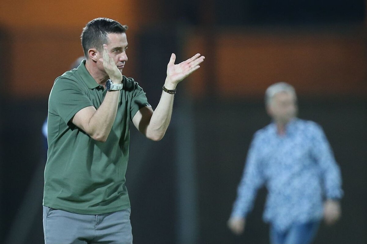 پیمان حدادی: به یک شرط، قرارداد اوسمار با پرسپولیس تمدید می‌شود؛ پیشنهاد او 1.4 میلیون دلار بود