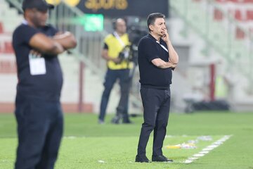 سوزن قلعه نویی روی مربی ایتالیایی گیر کرده! سوزن قلعه نویی روی مربی ایتالیایی گیر کرده!