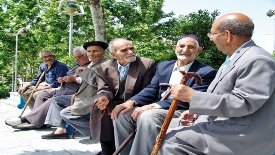 احتمال افزایش حقوق کارمندان و بازنشستگان قوت گرفت احتمال افزایش حقوق کارمندان و بازنشستگان قوت گرفت