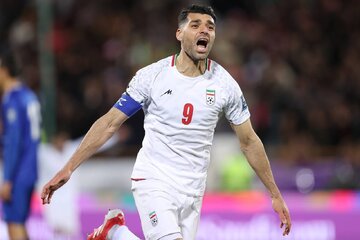 طارمی در کنار مسی و رونالدو طارمی در کنار مسی و رونالدو