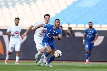 مدافع استقلال در یک‌قدمی جدایی از جمع آبی‌ها