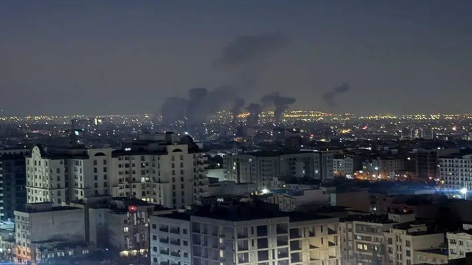 دانش آموزان میناب را هدف گرفتند و چیزی نگفتیم حالا هم به سراغ خوابگاه سربازان رفتند و در خواب شهیدشان کردند! دانش آموزان میناب را هدف گرفتند و چیزی نگفتیم حالا هم به سراغ خوابگاه سربازان رفتند و در خواب شهیدشان کردند!
