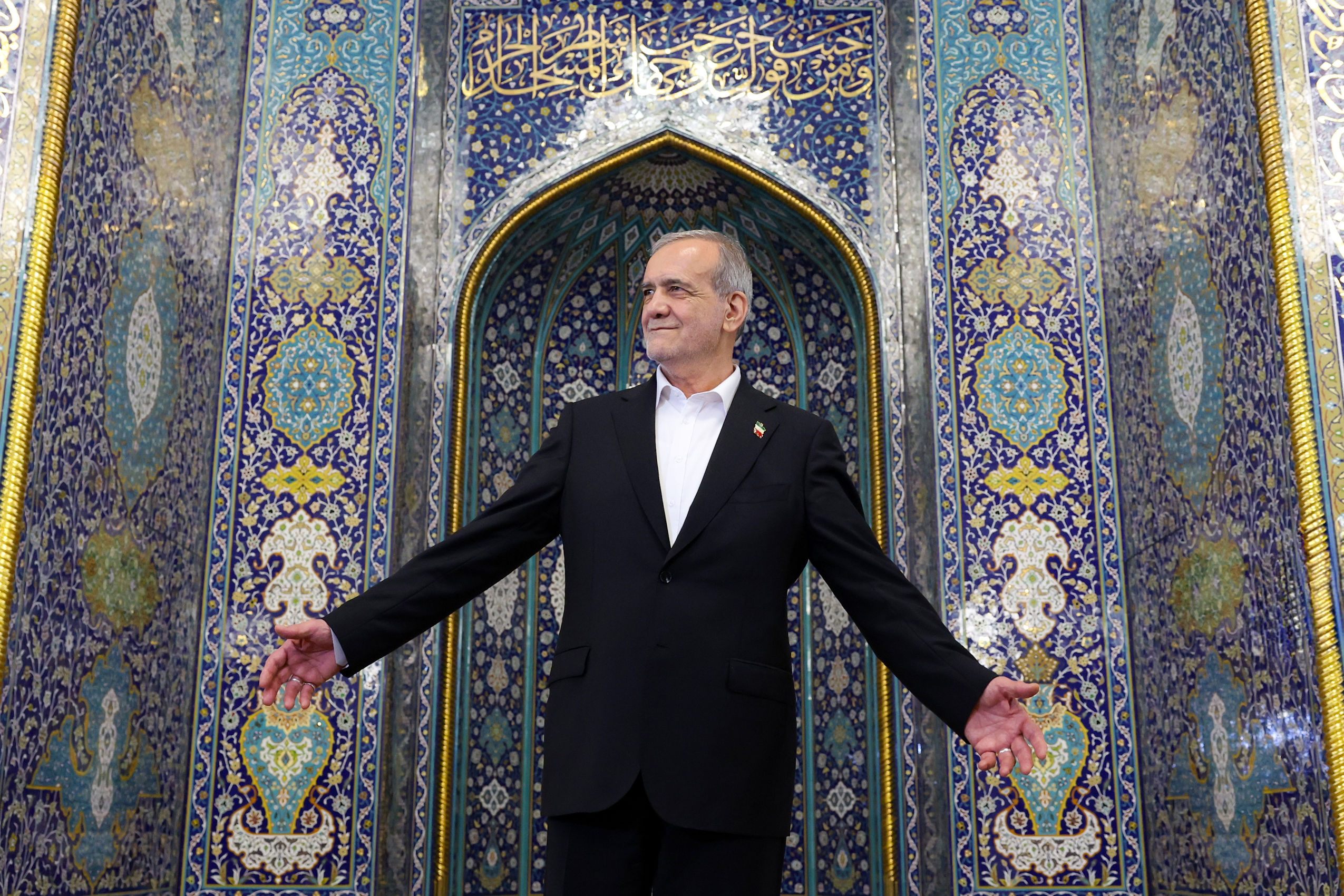 پشت پرده تلاش تندروها برای استعفا دادن پزشکیان به روایت روزنامه جمهوری اسلامی پشت پرده تلاش تندروها برای استعفا دادن پزشکیان به روایت روزنامه جمهوری اسلامی