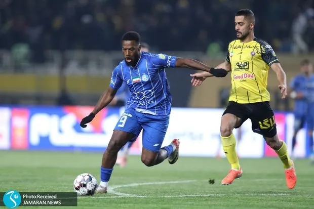 نازون هم با استقلال فسخ کرد