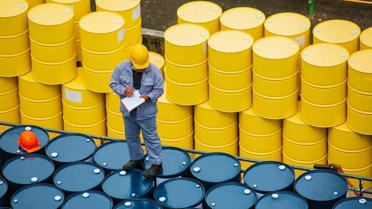 قیمت جهانی نفت فرو ریخت / ترافیک نفتکشها در تنگه هرمز عادی شد قیمت جهانی نفت فرو ریخت / ترافیک نفتکشها در تنگه هرمز عادی شد