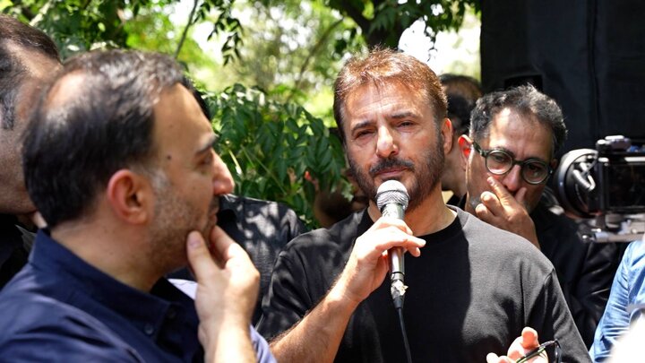 خاکسپاری فرزاد جمشیدی با حضور مجریان و هنرمندان