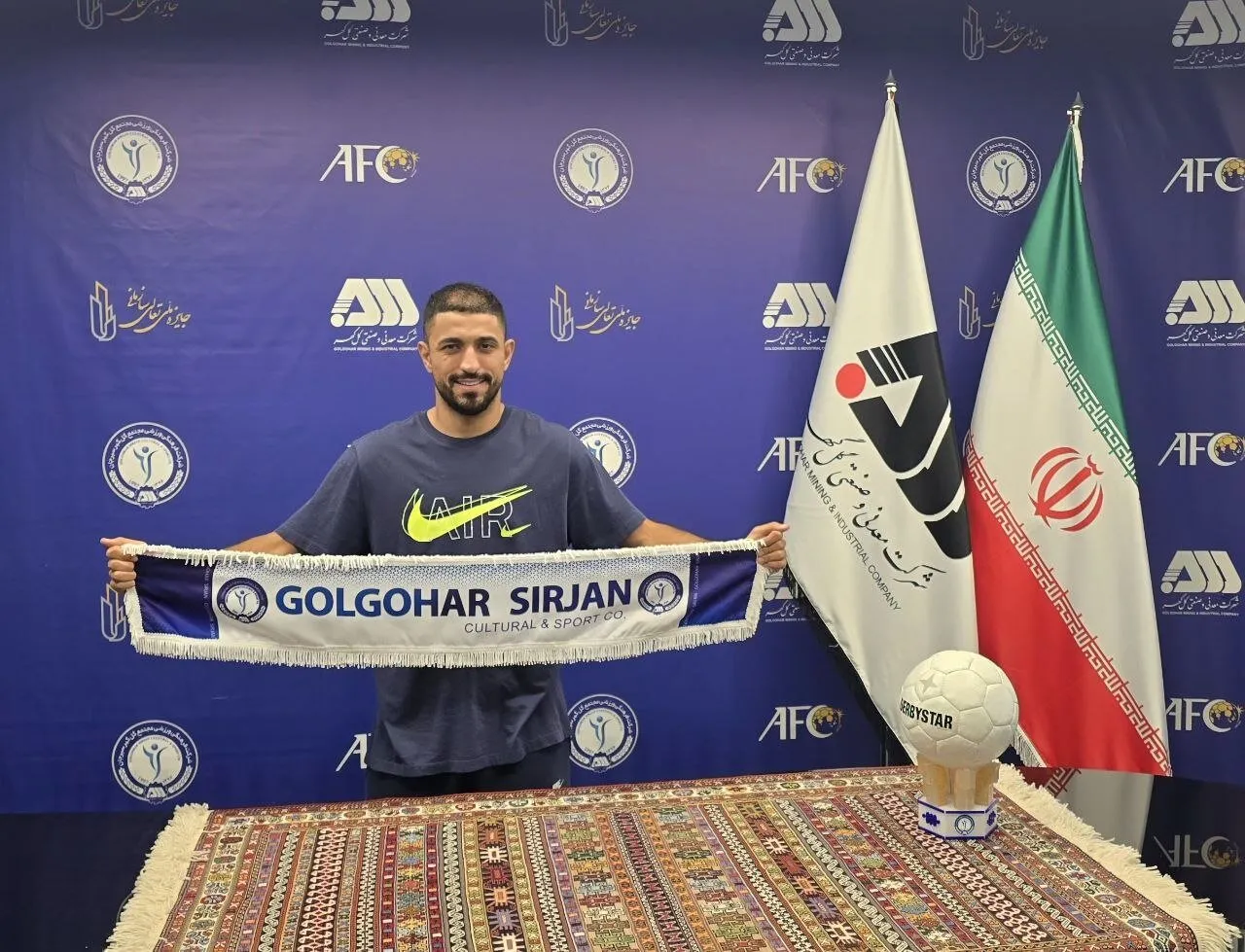 عکس | انتقال جدید بین پرسپولیس و گل‌گهر؛ وینگر سرخپوشان در سیرجان!