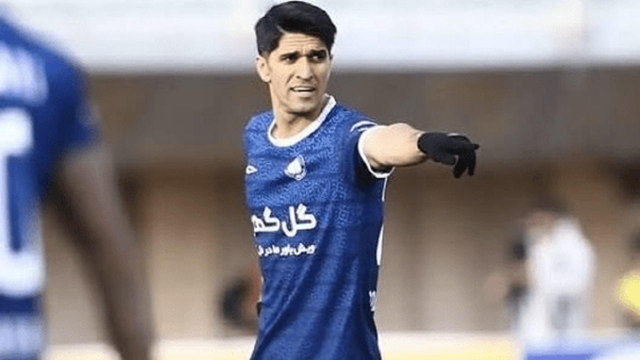 دومین خرید پرسپولیس دوباره از باشگاه گل گهر است دومین خرید پرسپولیس دوباره از باشگاه گل گهر است