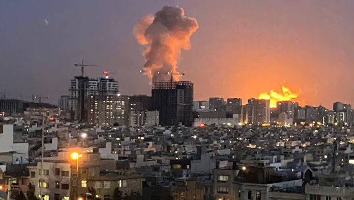 برخورد موشک ایرانی با مرکز فرماندهی ناوگان پنجم آمریکا در بحرین برخورد موشک ایرانی با مرکز فرماندهی ناوگان پنجم آمریکا در بحرین